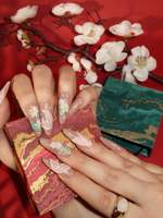 Nouvelles Ongles Press-On en Acrylique Style Chinois 3D Lotus Ruban, Perle Nude Scintillante, Longs Amande, Doux, Élégants, Faits Main, Personnalisables