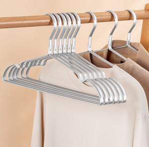 علاقة ملابس منزلية مسطحة من سبائك الألومنيوم، متعددة الوظائف، مانعة للانزلاق، بلون ذهبي، مناسبة للملابس الجافة والمبللة - Product Image 2