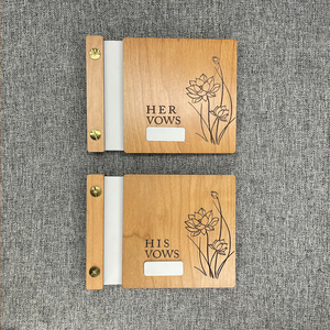 Couverture rigide graver fleur de lotus en bois et faux cuir relié pour la mariée et le marié pour faire leurs livres de vœux de mariage - Product Image 2