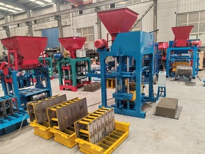 Máquina de fabricación de ladrillos con tolva de alta calidad, máquina de fabricación de bloques de cemento para producir ladrillos huecos y sólidos - Product Image 3