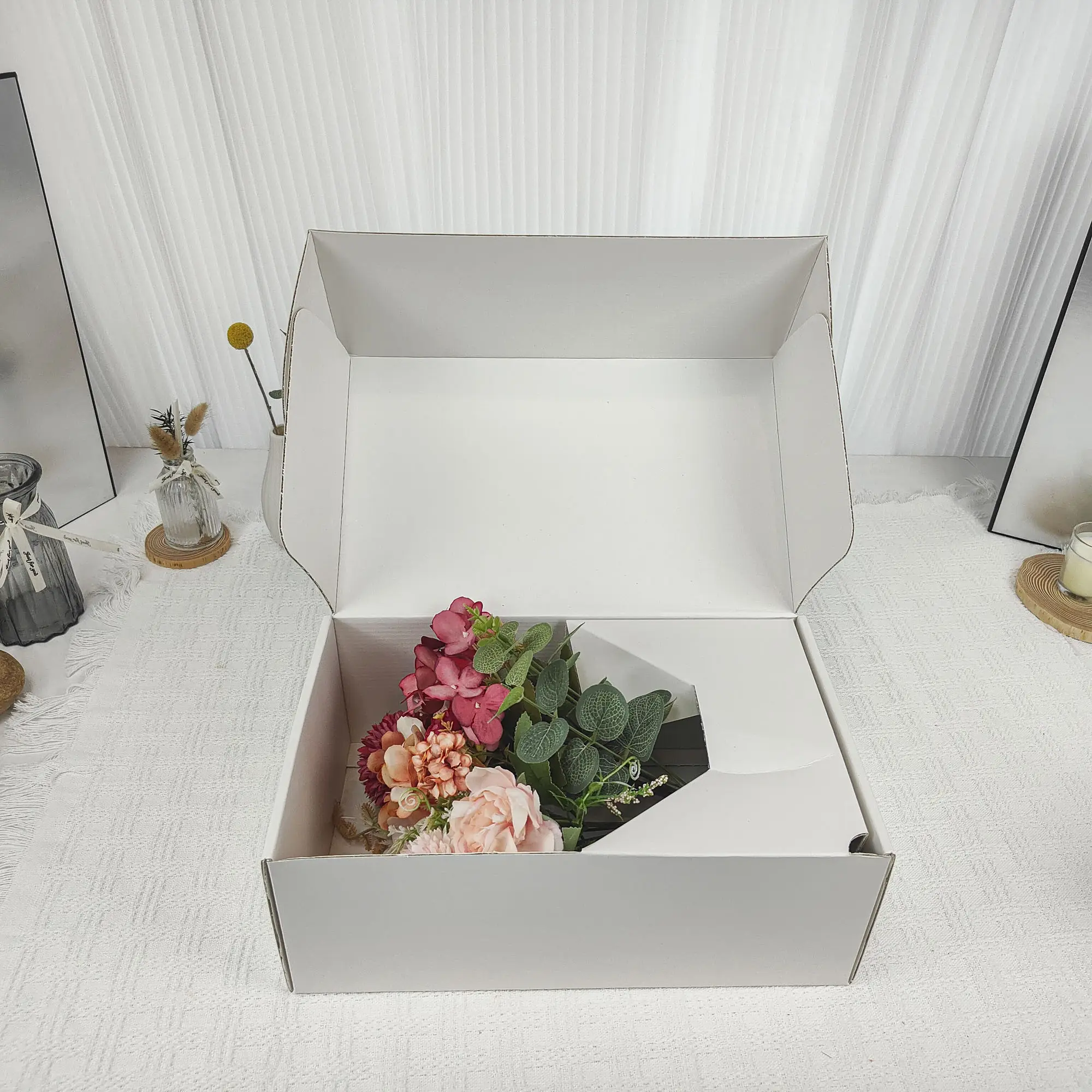 Yeni tasarım 2024 anneler günü sevgililer kağıt kek buketi çiçek aranjmanı için ambalaj kutusu