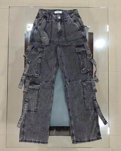 Nuova Moda 2024 Salopette da <span class=keywords><strong>Donna</strong></span> a <span class=keywords><strong>Vita</strong></span> <span class=keywords><strong>Alta</strong></span> e Vestibilità Ampia <span class=keywords><strong>Jeans</strong></span> in Denim di Stock Cinese con Tasche Cargo Multiple 3D Stile Y2K Casual High Street - Product Image 5