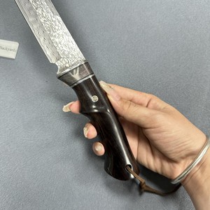 Cuchillo de Caza LZAY93 con Mango de Madera y Cuero Granulado, Hoja Fija de Acero de Damasco, Cuchillo de Supervivencia Afilado y Exquisito para Defensa Personal - Product Image 5