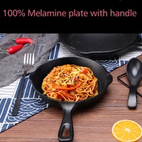 Assiette en mélamine noire incassable avec poignée pour servir les desserts au restaurant
