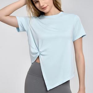 Camiseta de yoga para mujer al por mayor con nudo lateral, dobladillo asimétrico, manga corta, de secado rápido, transpirable, ropa deportiva OEM ODM - Product Image 1