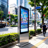 Kiosque d'affichage numérique extérieur de qualité commerciale de 98 pouces, écran LCD étanche sur pied pour la publicité de rue
