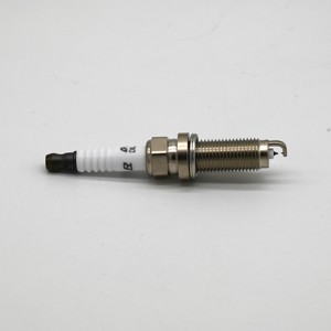 Candela di fascia alta personalizzata <span class=keywords><strong>doppio</strong></span> iridio oro numero OE 122905 r0003 per prestazioni ottimali del motore auto a benzina nuove - Product Image 2