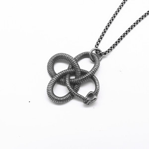 Yunnique Collar con colgante de serpiente, acero de titanio, forma de animal, joyería de moda unisex - Product Image 5