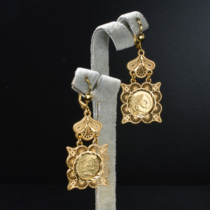 Boucles d'oreilles en gros pour femmes, plaquées or, de qualité supérieure, style filigrane antique, avec pièce de Napoléon en relief, élégantes, longues, pendantes, en métal brillant - Product Image 5