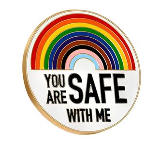 YOU ARE SAFE with ME Broche en métal émaillé nickel noir, motif arc-en-ciel LGBTQ, pour un cadeau badge amusant et mignon - Product Image 1