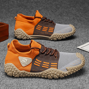 รองเท้าเดินผู้ชายแบบน้ำหนักเบา หน้าผ้าตาข่าย พื้นรองเท้ากลางทำจากยางเพื่อการรองรับแรงกระแทก พื้นรองเท้าด้านนอกทำจากยางกันลื่น แบบสวม ใส่ได้ทุกฤดู สำหรับกิจกรรมกลางแจ้ง - Product Image 3