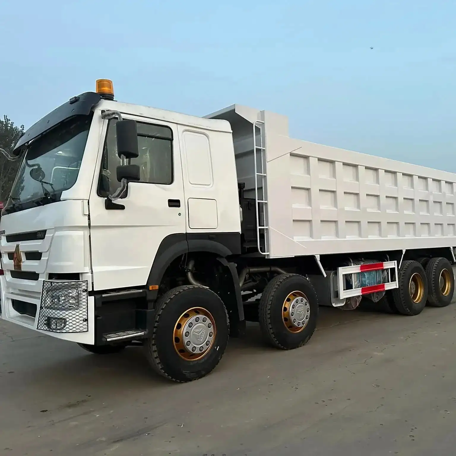 Brand New SINOTRUK SINO 10Wheels 12Wheels HOWO 6X4 8X4 20 Cubic Meter 40Tons Used Tipper Dump Truck