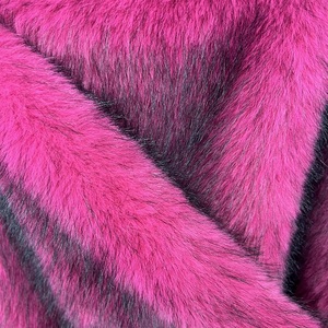 Tissu en fausse fourrure de lapin, tissu en peluche, 100% polyester, tissu tricoté pour jouets en peluche, poupées en peluche, vêtements - Product Image 4