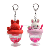 Adorable porte-clés en acrylique avec paillettes flottantes en forme de coupelle de sundae, design personnalisé, décor en PVC, liquide à paillettes interchangeables, accessoire créatif, cadeau