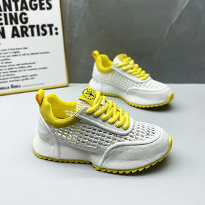 أحذية كاجوال رجالية للصيف مريحة جيدة التهوية مع نسج بأربطة بإغلاق بلون واحد وتصميم مضاد للانزلاق - Product Image 4