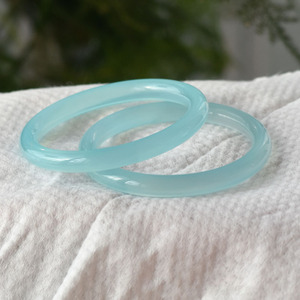 Braccialetto di giada congelata da 8 millimetri in blu mare bracciale di bellezza con barra rotonda in agata azzurra e semplice - Product Image 2