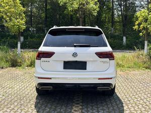Voiture d'occasion 2020 pour <span class=keywords><strong>Tiguan</strong></span> L Turbo 4x4 Automatique 7 places Gauche Toit ouvrant panoramique foncé Faible kilométrage Sans accident Abordable - Product Image 5