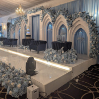 Support de toile de fond en acrylique blanc avec décoration florale pour arche de scène de mariage, conception personnalisable des couleurs des fleurs