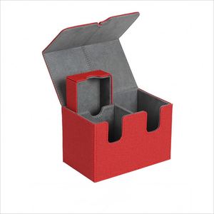 Boîte de jeu de cartes en cuir PU FX, coins carrés, boîte cadeau portable pour cartes à collectionner, intérieur rouge et gris - Product Image 1