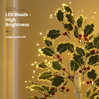 Weihnachtlicher Stechpalmenbaum mit LED-Beleuchtung, roten Früchten und Blättern, batterie-/USB-betrieben, dekorative Lampe für Neujahr, Heimpartys und Innendekoration
