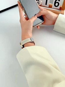 <span class=keywords><strong>Cinturino</strong></span> <span class=keywords><strong>per</strong></span> Orologio in Silicone Morbido con Chiusura Magnetica Pieghevole, <span class=keywords><strong>Cinturino</strong></span> Sostitutivo <span class=keywords><strong>per</strong></span> Smartwatch Samsung e <span class=keywords><strong>Huawei</strong></span> - Product Image 6