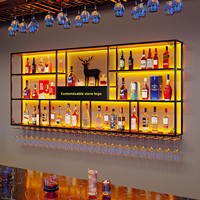 Meuble bar en bois avec étagère à vin murale éclairée pour restaurants, présentoir en fer forgé