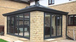 Design moderne quatre <span class=keywords><strong>saisons</strong></span> <span class=keywords><strong>solarium</strong></span> <span class=keywords><strong>solarium</strong></span> personnalisé verre trempé cadre en aluminium <span class=keywords><strong>prix</strong></span> d'usine de gros toit incliné pour villas - Product Image 2