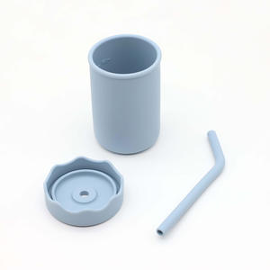 Gobelet en silicone sans BPA pour l'alimentation de bébé Gobelet en silicone sans BPA avec paille L Vente en gros - Product Image 5
