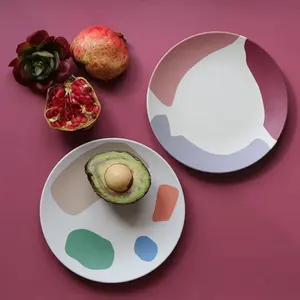 Индивидуальные цветные биоразлагаемые дешевые объемные тарелки из бамбукового волокна с принтом, наборы блюд и тарелок для ужина в ресторане, обеденная посуда
