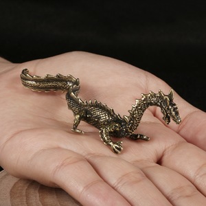 1 Pezzo Drago Volante Cinese in Ottone Anticato, Decorazione Artigianale, Oggetto da Collezione per Tè - Product Image 1