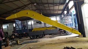 แขนยืดหยุ่นแบบกำหนดเองขนาด 46-52 ตัน 24-32 เมตร ผลิตจากเหล็ก Q355B สำหรับการขนถ่ายสินค้าหนักพิเศษในท่าเรือ ราคา FOB เฉิงเต่า - Product Image 2