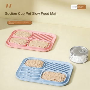Tapis de nourriture pour chien à alimentation lente 4 en 1 personnalisé, très vendu, en silicone imperméable, avec bord à ventouse, bol de voyage portable - Product Image 3