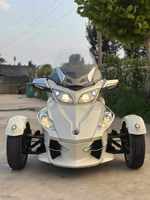 Can-Am Spyder RT Limited, moto à trois roues de luxe pour le tourisme, tricycle roadster avec rangement complet