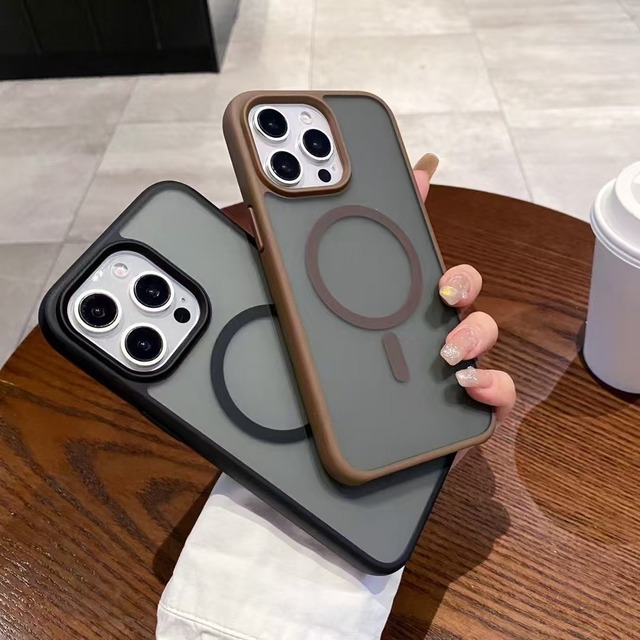 New Custom Wholesale Factory Price Skin-Feel Magnetic Translucent Matte Mobile Phone Case for iPhone 16 15 14 13 Pro
