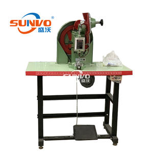 Machine de rivetage de <span class=keywords><strong>tige</strong></span> automatique Machine de fabrication d'oeillet en métal Machine de fabrication d'oeillet de rivetage de poinçonnage de <span class=keywords><strong>tige</strong></span> de chaussures en <span class=keywords><strong>cuir</strong></span> - Product Image 1