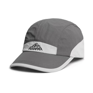 Des motifs brodés, une couronne douce et un look élégant et polyvalent, parfaits pour les tenues d'été en extérieur. Un design minimaliste indispensable. - Product Image 3