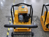 Compacteur vibrant diesel Honda 6,5 CV direct usine pour la construction de routes en asphalte et le compactage de terres, pliable et portable pour les fondations
