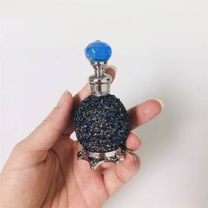 ขวดน้ำหอมประดับเพชร 15 มล. สีขาว น้ำเงิน <span class=keywords><strong>เหลือง</strong></span> เงิน ดำ ขวดจ่ายน้ำมันหอมระเหยแบบ<span class=keywords><strong>ประกาย</strong></span>ระยิบระยับสไตล์ดูไบ - Product Image 5