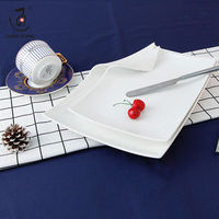 15.5 pouces Unique élégant hôtel restauration Logo blanc en céramique rectangulaire assiette en porcelaine ensemble de plats pour Restaurant mariage
