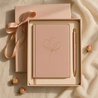 Zartrosa Blumen-Notizbuch-Geschenkset mit Goldfolienprägung, Linienkunst-Stift, PU-Leder-Band und Schleifenbox, Blanko-Seiten zum Journaling