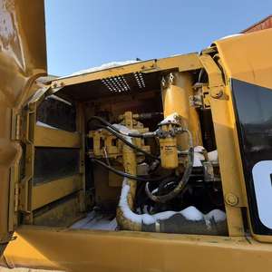 Excavadora de cadenas Caterpillar CAT 320BL 320B usada con bomba de paletas para construcción en excelentes condiciones - Product Image 6