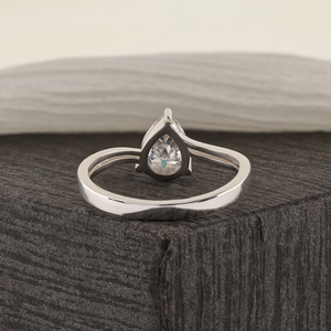 Anillo de Compromiso Solitario de Lujo con Corte de Pera de 1-2 Quilates, Cultivado en Laboratorio, con Banda de Oro de 14K para Mujer, Diseño de Joyería Premium - Product Image 5