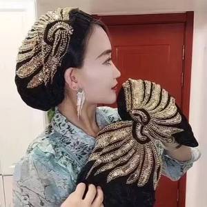 Chapeau Foulard YASEEN Queue de Phénix Fait Main - Coiffe Élégante et Tendance pour les Rassemblements, en Nylon, Écologique, Respirant, Adapté pour - Product Image 1