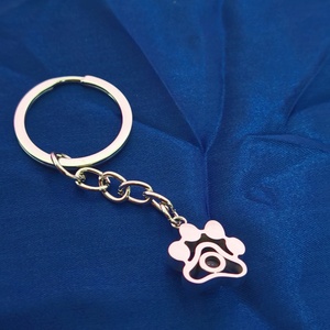 Porte-clés <span class=keywords><strong>personnalisé</strong></span> avec patte de chien Qiuhan - Porte-clés en acier inoxydable avec <span class=keywords><strong>photo</strong></span>/nom <span class=keywords><strong>personnalisé</strong></span> - Cadeau commémoratif pour animal de compagnie, anniversaire - Product Image 5