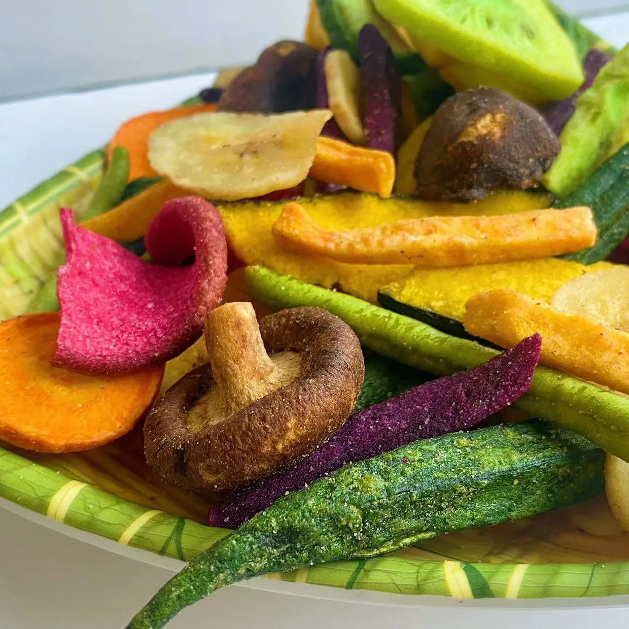 VF混合果物と野菜のスナック真空は、さまざまな混合健康スナックを揚げました