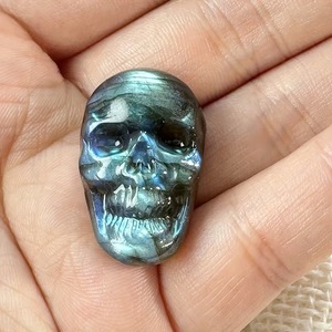 Crânes en cristal de labradorite bleue naturelle pour la fabrication de bijoux, vente en gros - Product Image 3