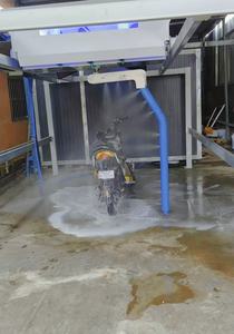 Laveuse de moto électrique automatique sans contact avec structure en acier et haute pression >8MPa - Product Image 2