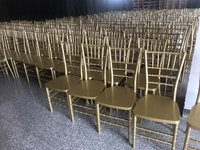 Chaises Chiavari en résine dorée empilables monobloc pour événements, mariages, hôtels et fêtes – Vente en gros