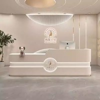 Comptoir de caisse minimaliste moderne en MDF durable de forme oblongue pour magasin de vêtements pour femmes, salon de beauté, salon de coiffure