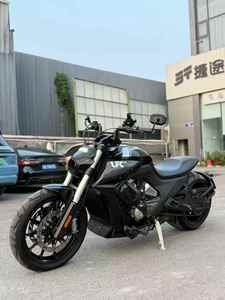 Motocicleta Cruiser Benda LFC 700 de 700cc, Refrigerada por Agua, con ABS, Alto Rendimiento, 180km/h - Product Image 3